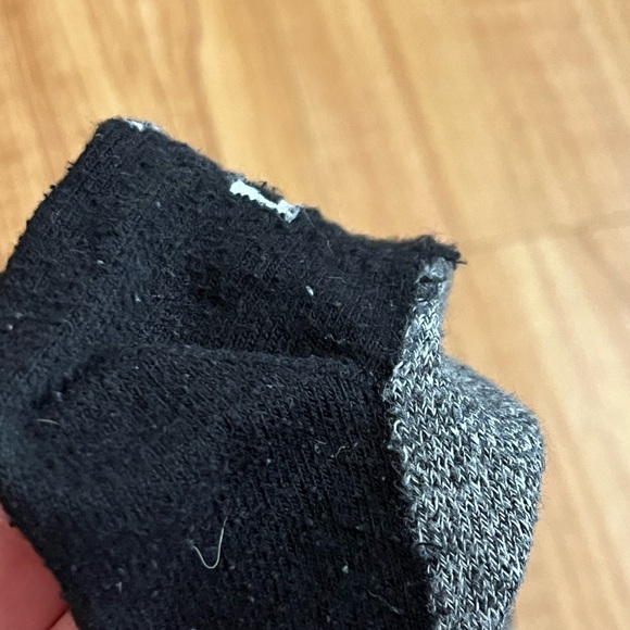 4 pairs of Pink Victoria’s Secret Socks. 2 High and 2 low. - Picture 6 of 8